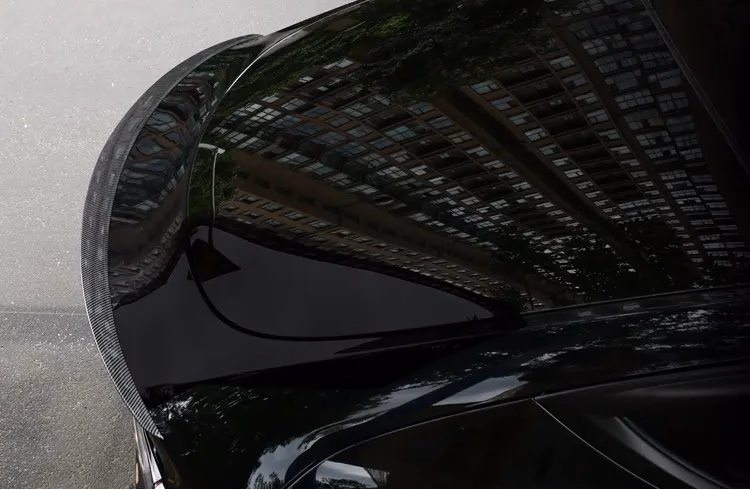 100% Tesla モデル Y 2023 車のための実質のカーボン繊維のスポイラー